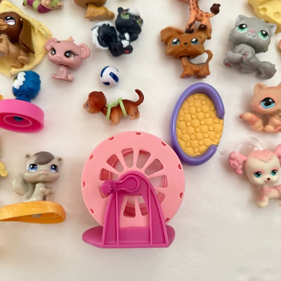 Littlest Pet Shop Bundle - Picture 5 of 14